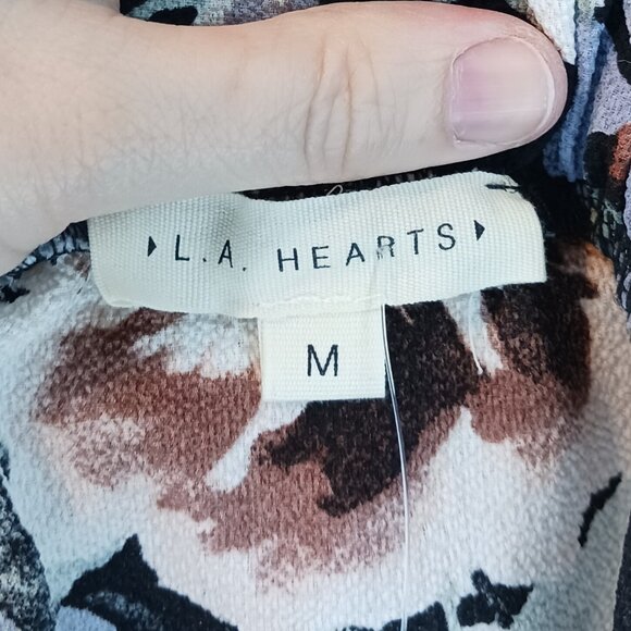 #178 3/$18 - NWT LA Hearts Black/White Button Down Short Sleeve Top Size M - Picture 7 of 7